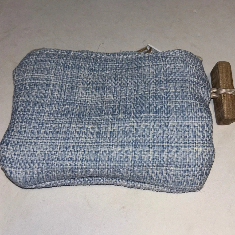 WAKES & WAVE BLUE TWEED MINI WRISTLET ZIP CLOSURE WOOD BLOCK ADORNMENT ON STRAP